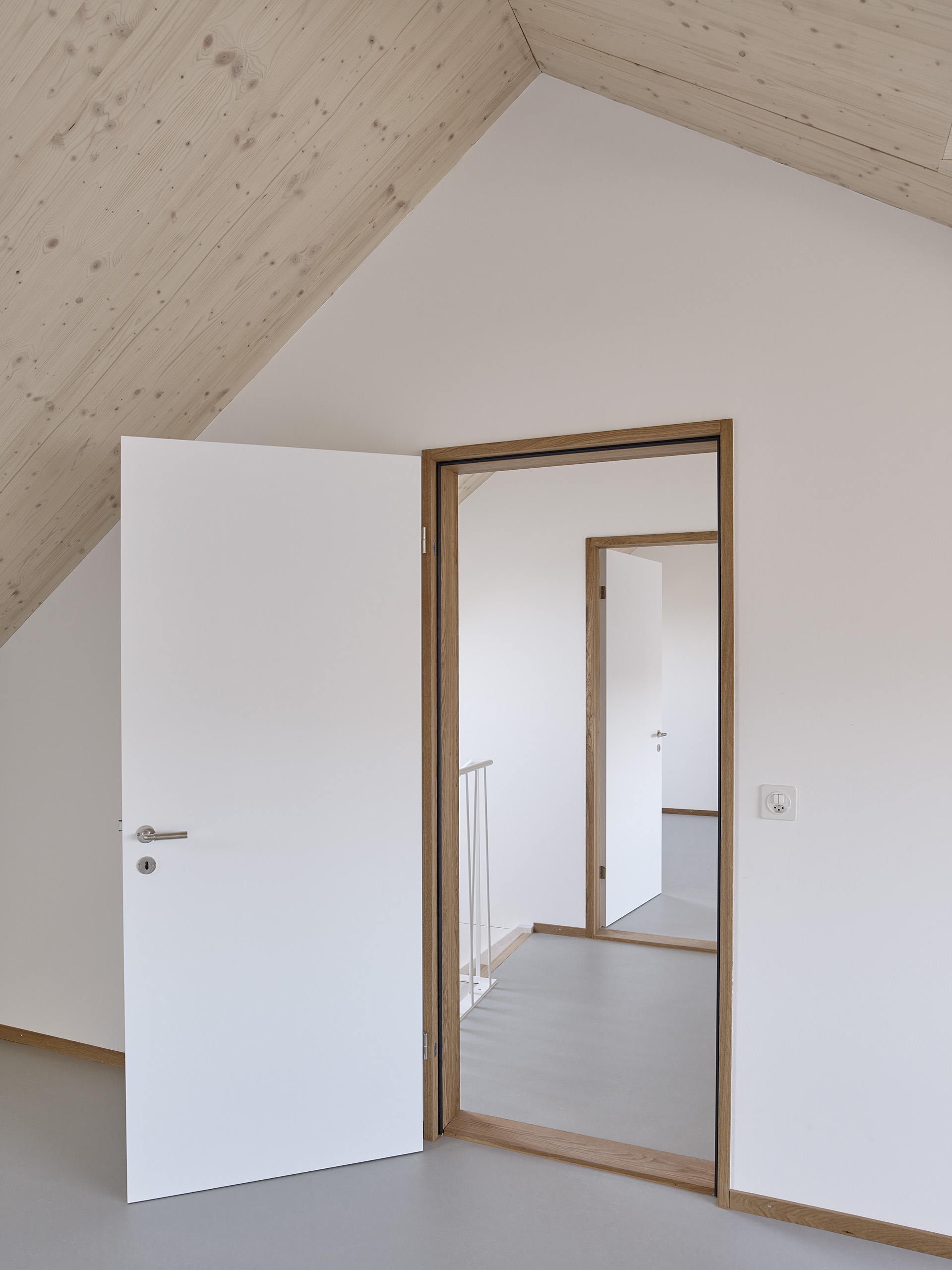 E19697 Alpa 086106 SCREEN